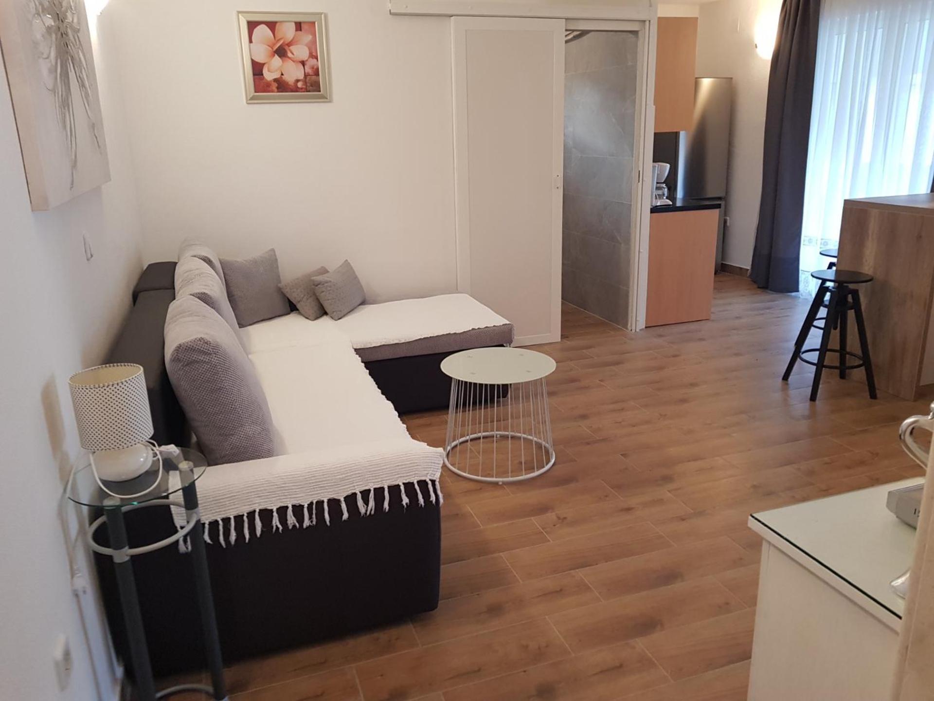 Apartments Mila Marina Zewnętrze zdjęcie