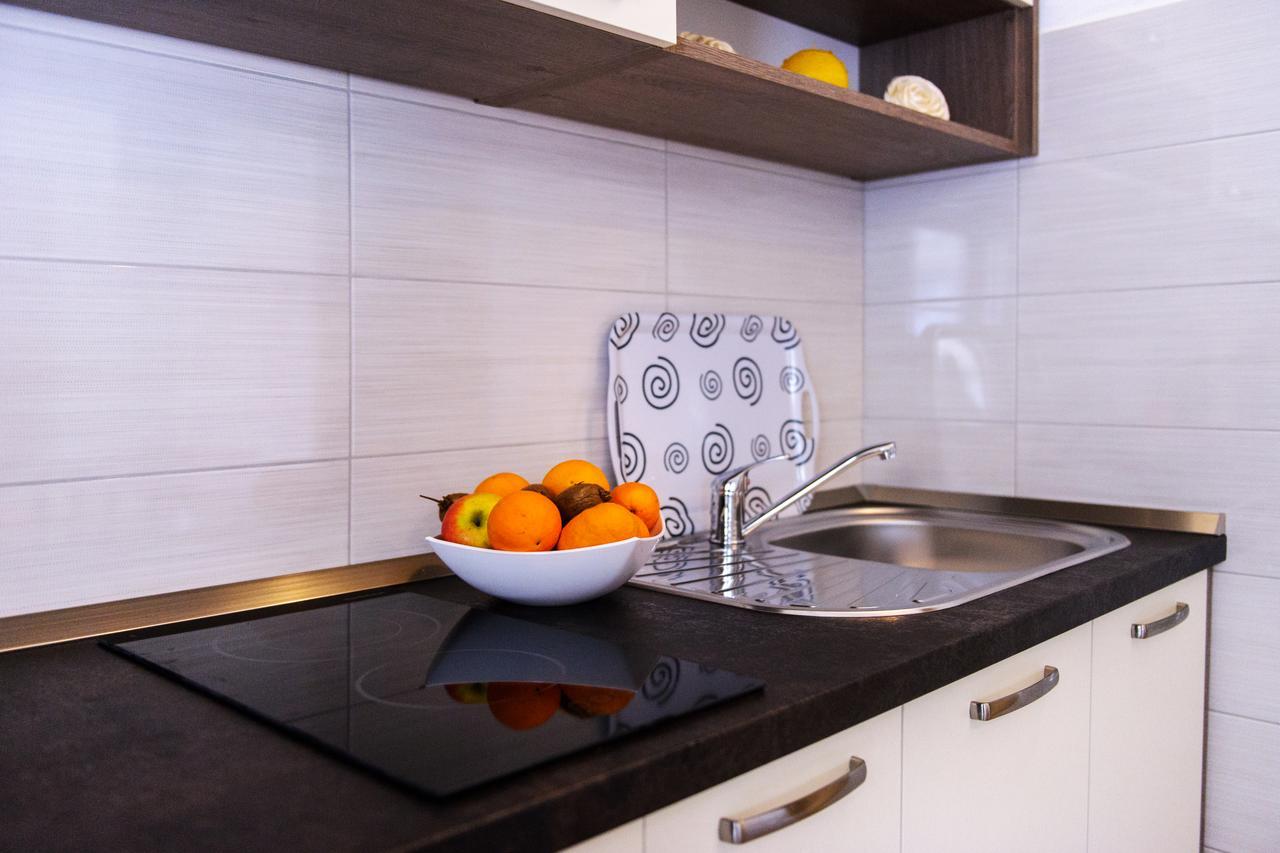Apartments Mila Marina Zewnętrze zdjęcie