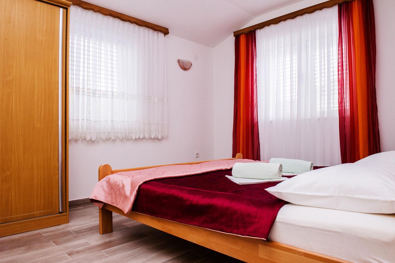 Apartments Mila Marina Zewnętrze zdjęcie