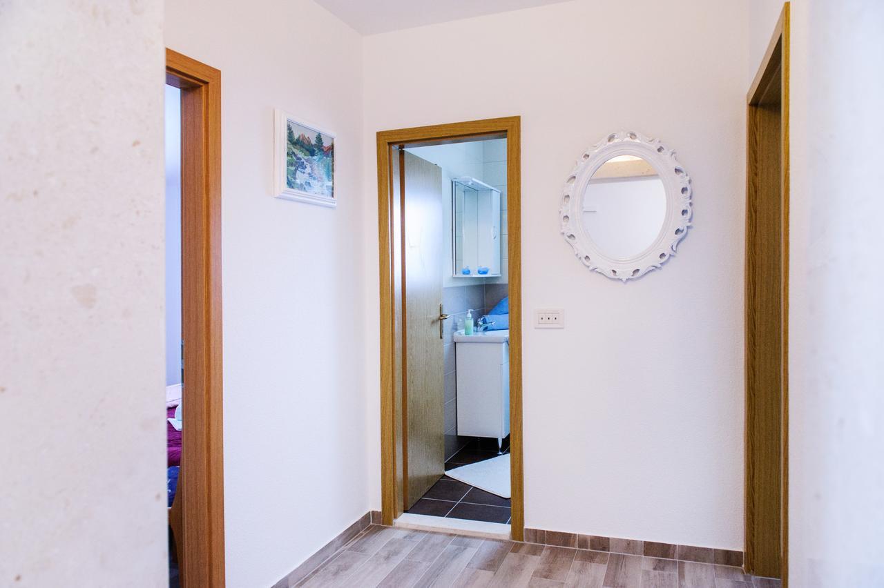 Apartments Mila Marina Zewnętrze zdjęcie