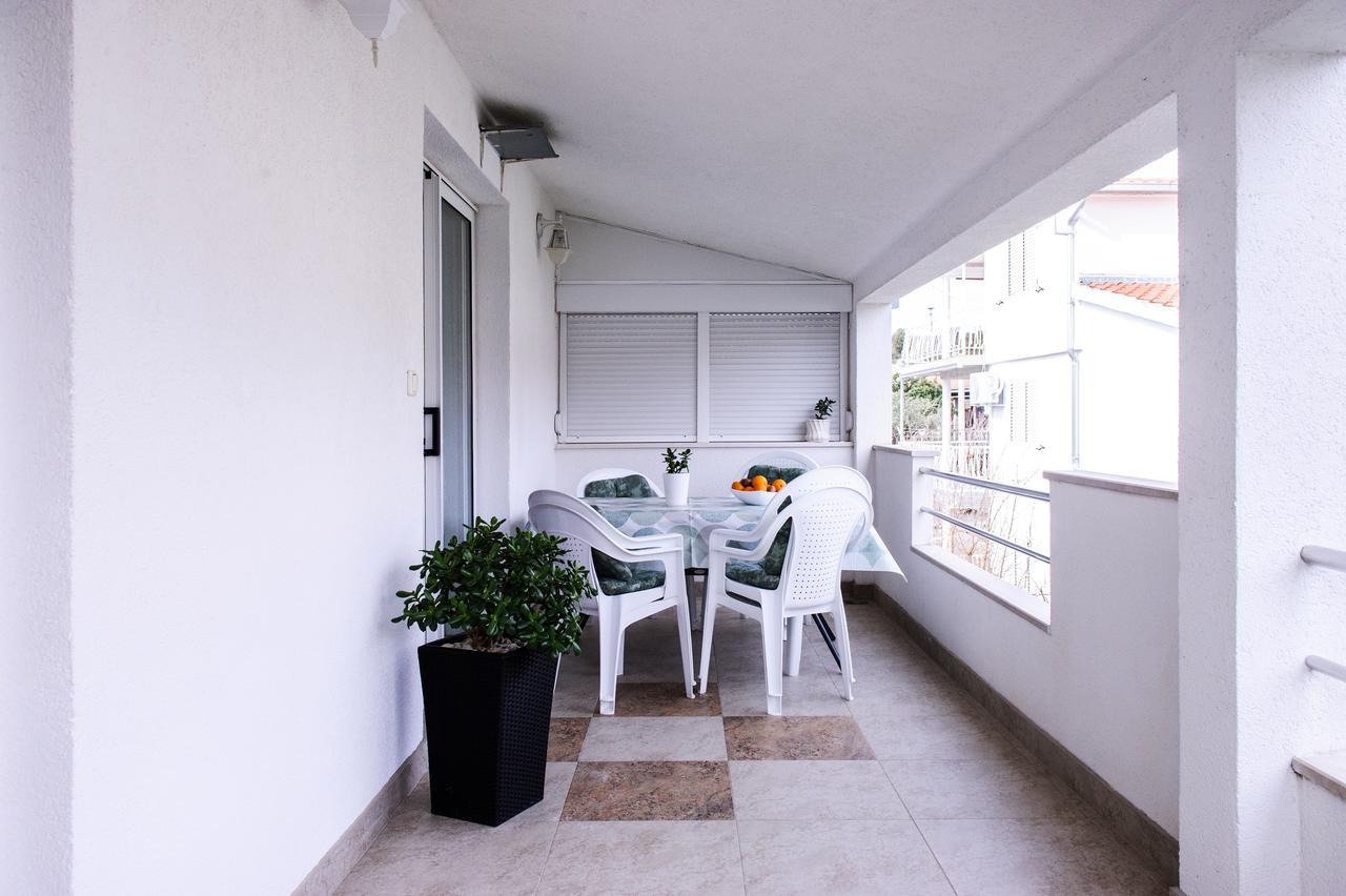 Apartments Mila Marina Zewnętrze zdjęcie