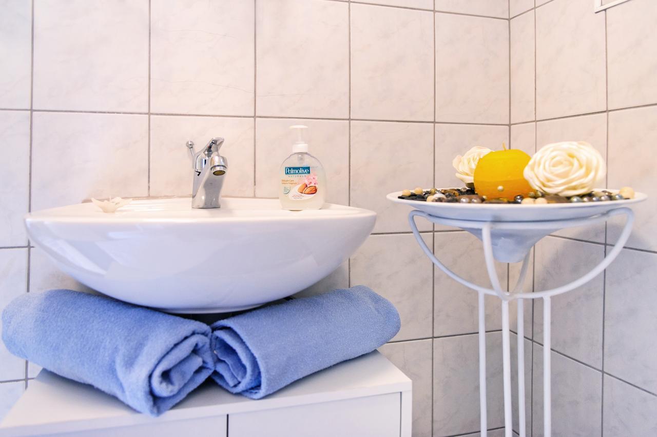 Apartments Mila Marina Zewnętrze zdjęcie